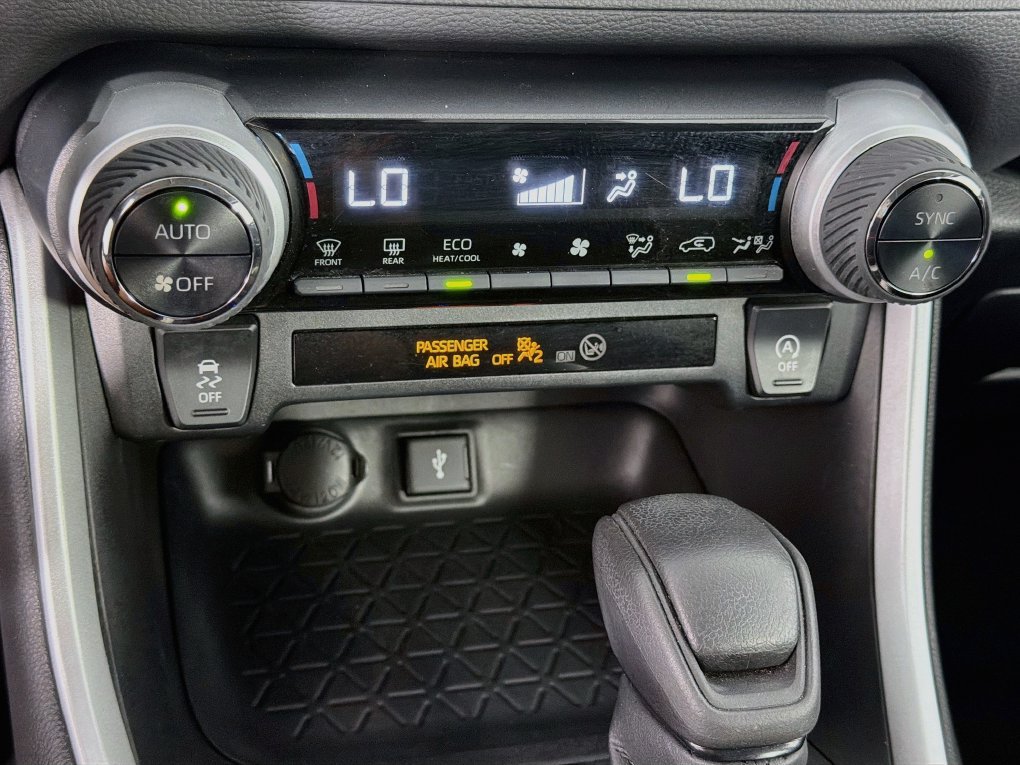 Used 2022 Toyota RAV4 XLE FWD image 20