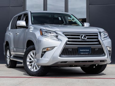 Used 2018 Lexus GX 460 image 2
