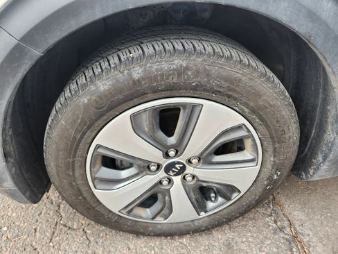 Used 2019 Kia Niro EX Premium image 18