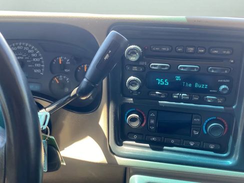 Used 2004 Chevrolet Silverado 2500 LT RWD image 14