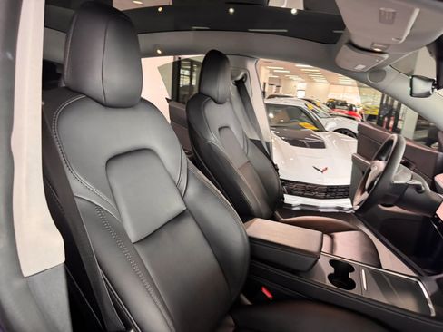 Used 2021 Tesla Model Y Long Range image 13