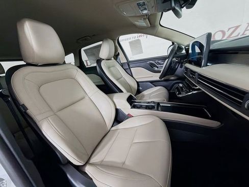 New 2026 Lincoln Corsair Premiere FWD image 31