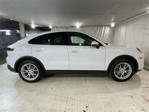 Used 2021 Porsche Macan image 11