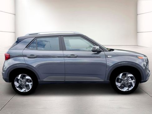 New 2026 Hyundai Venue SEL image 9