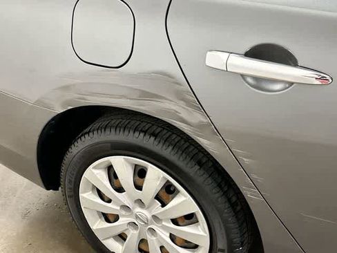 Used 2018 Nissan Sentra S FWD image 33