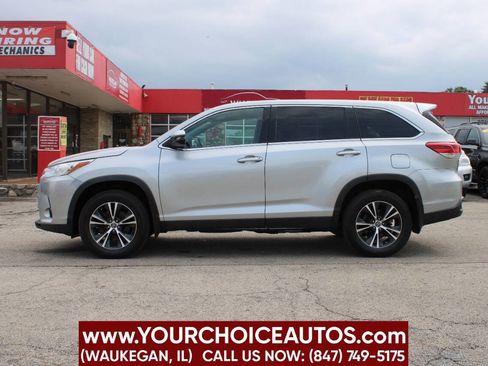 Used 2019 Toyota Highlander AWD V6 image 8