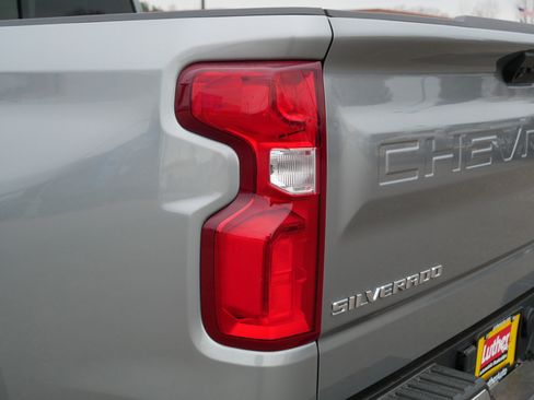 Used 2025 Chevrolet Silverado 1500 LTZ AWD/4WD image 17