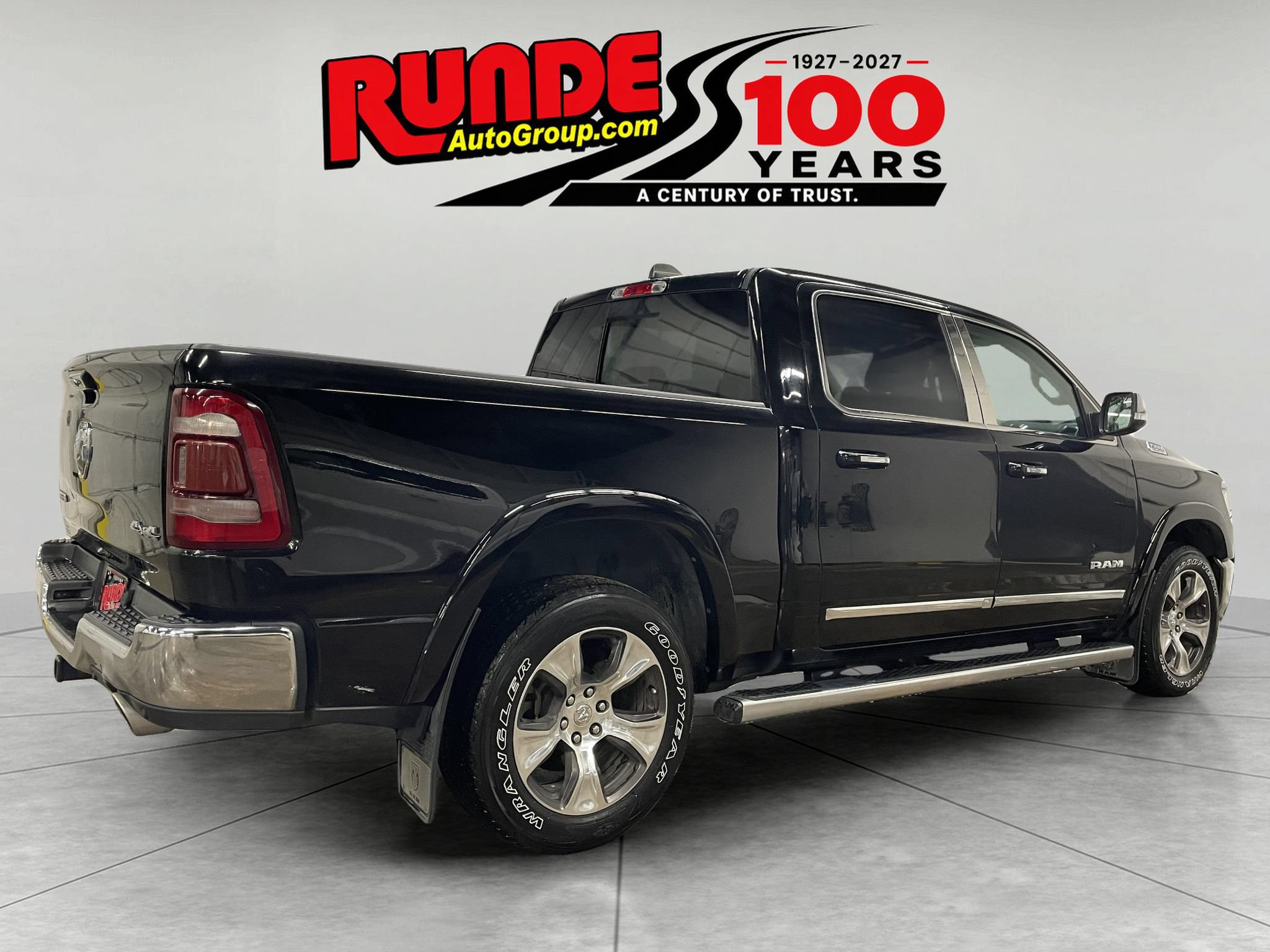 Used 2019 RAM 1500 Laramie AWD/4WD image 5