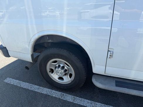 Used 2018 Chevrolet Express 2500 w/ Driver Convenience Package image 3