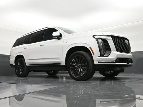 Certified 2025 Cadillac Escalade Sport Platinum w/ LPO, ONYX Package RWD image 26