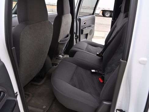 Used 2004 Chevrolet Colorado LS image 14