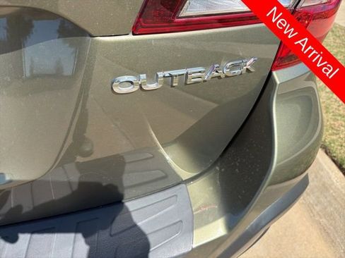 Used 2018 Subaru Outback 2.5i Limited image 6