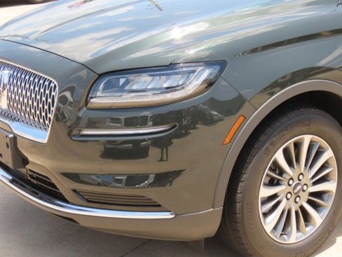 Used 2022 Lincoln Nautilus FWD w/ Premium Package image 3
