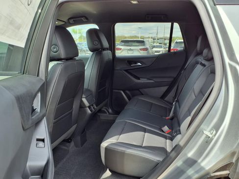 New 2026 Chevrolet Equinox LT w/ Convenience Package II FWD image 9