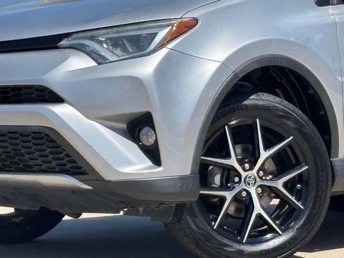 Used 2017 Toyota RAV4 SE image 2