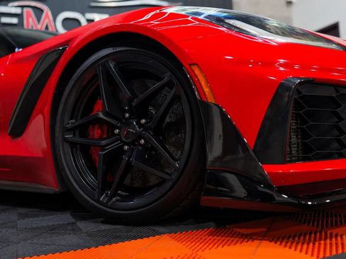 Used 2019 Chevrolet Corvette ZR1 RWD image 5