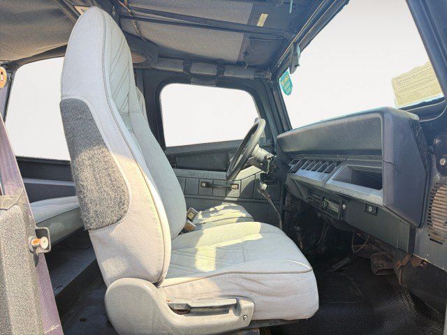 Used 1993 Jeep Wrangler 4WD image 14