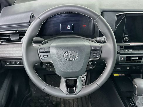 Used 2026 Toyota Camry SE FWD image 18