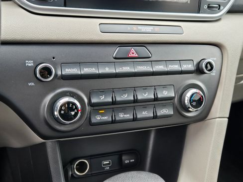 Used 2020 Kia Sportage LX image 22