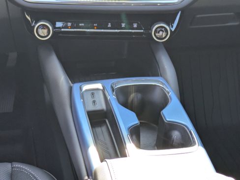 New 2026 Chevrolet Equinox EV LT image 27