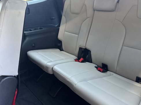 Used 2020 Kia Telluride S w/ S 8 Passenger Seating Package FWD image 14