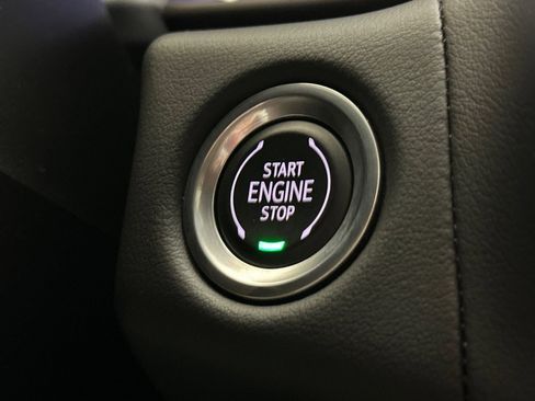 Used 2022 Chevrolet Suburban RST w/ Luxury Package image 35