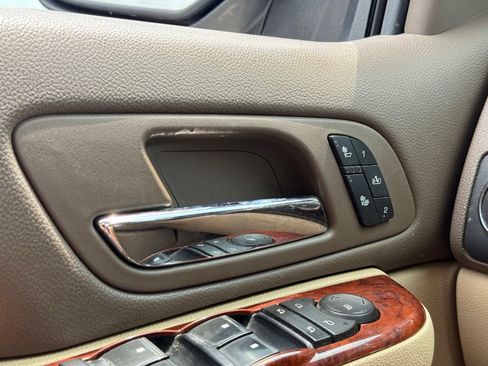 Used 2011 Chevrolet Tahoe LT AWD/4WD image 25