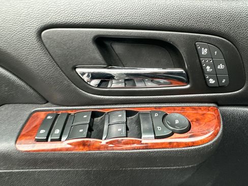 Used 2014 GMC Sierra 3500 SLT w/ SLT Convenience Package image 11