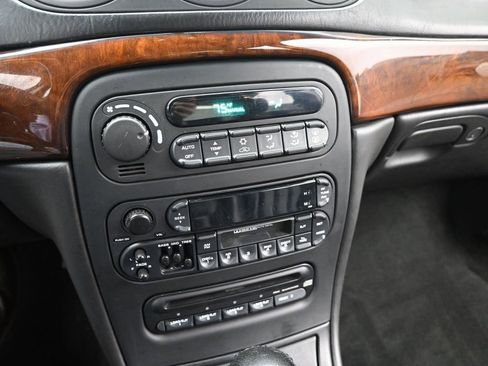 Used 2001 Chrysler LHS image 34