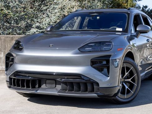 New 2026 Porsche Cayenne Turbo AWD/4WD image 7