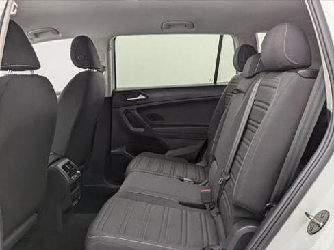 Used 2022 Volkswagen Tiguan S image 17