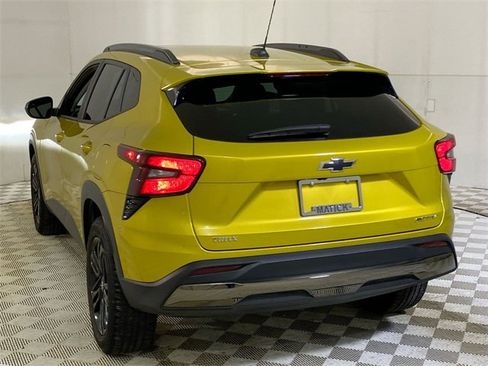 Used 2024 Chevrolet Trax ACTIV w/ Sunroof Package image 13