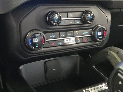 Used 2024 Ford Bronco Everglades AWD/4WD image 25