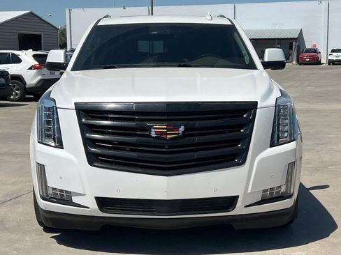 Used 2016 Cadillac Escalade ESV Platinum AWD/4WD image 11
