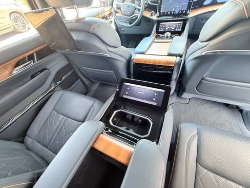 Used 2022 Jeep Grand Wagoneer Series III w/ Rear Seat Video Group 1 AWD/4WD image 32