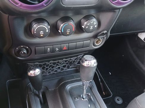 Used 2015 Jeep Wrangler Unlimited Sport AWD/4WD image 38