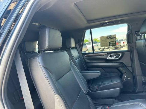 Used 2021 Chevrolet Tahoe Z71 w/ Z71 Signature Package AWD/4WD image 24