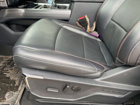 Used 2024 Ford F250 Lariat w/ Black Appearance Package image 7