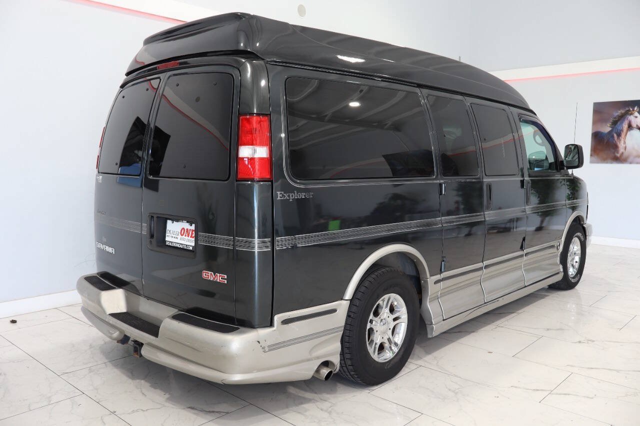 Used 2004 GMC Savana 1500 w/ Preferred Equipment Group RWD image 4