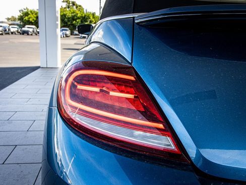 Used 2019 Volkswagen Beetle 2.0T SE image 12