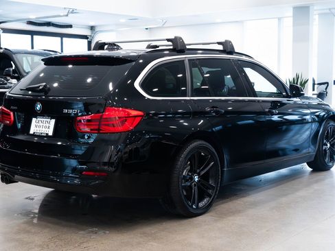 Used 2018 BMW 330i xDrive Wagon image 4