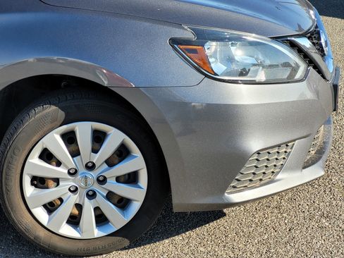 Used 2019 Nissan Sentra S image 16