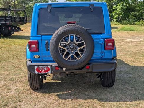 New 2026 Jeep Wrangler Unlimited Sahara AWD/4WD image 6