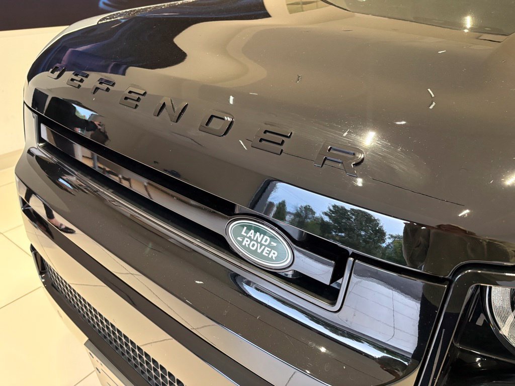 Used 2024 Land Rover Defender 110 X AWD/4WD image 10