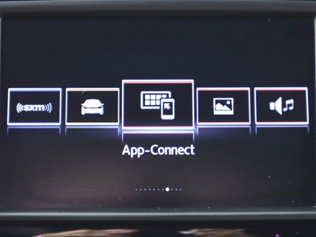 Used 2016 Volkswagen Golf 4-Door AWD/4WD image 18