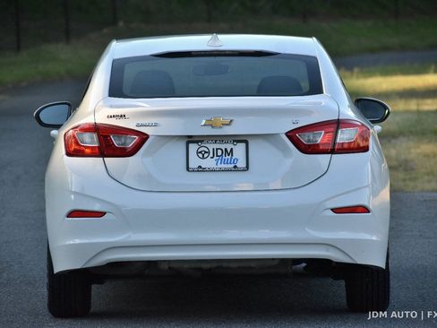 Used 2018 Chevrolet Cruze LT w/ LT Fleet Convenience Package FWD image 6