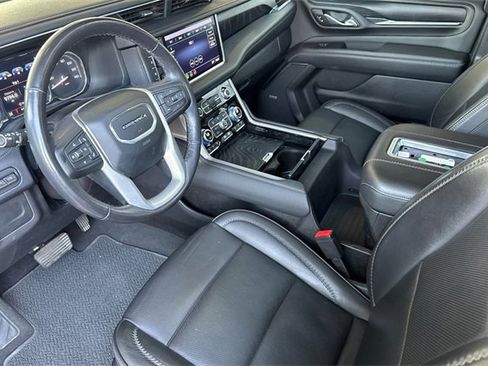 Used 2021 GMC Yukon XL Denali w/ LPO, Illumination Package image 10