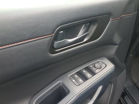 Used 2025 Nissan Pathfinder Rock Creek AWD/4WD image 12