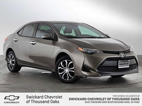 Used 2018 Toyota Corolla LE FWD image 1