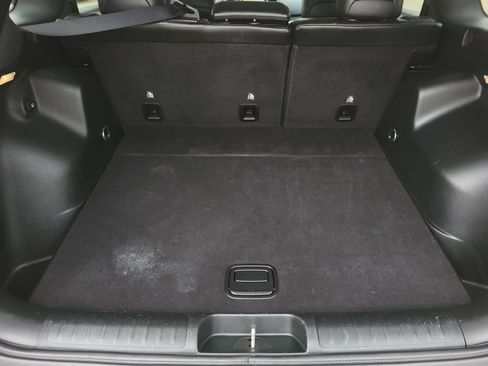 Used 2019 Jeep Cherokee Trailhawk AWD/4WD image 9